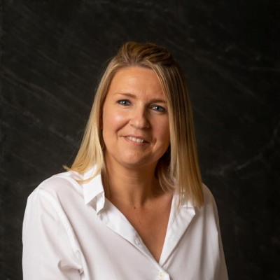 justine accueil secretaire